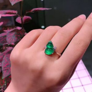 Bespoke Emerald Green Jadeite Hulu Ring
